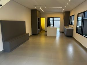 Image 2 - 930488