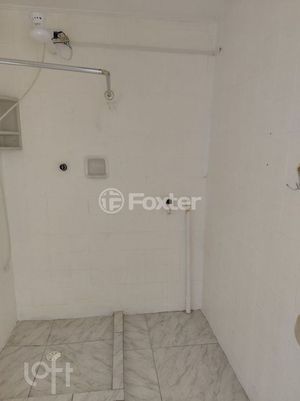 Image 6 - 930501