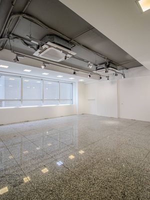 Image 4 - 930517