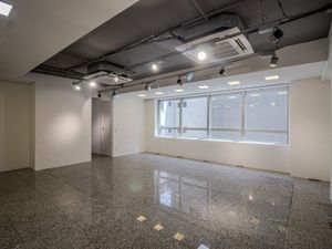 Image 2 - 930517