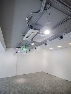 Image 3 - 930517