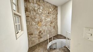 Image 19 - 930533