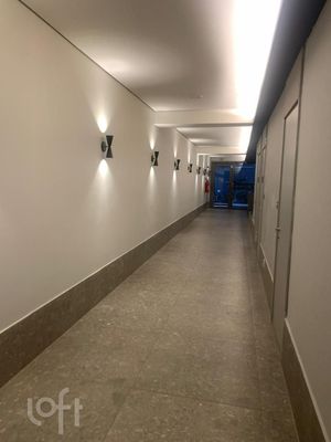 Image 21 - 930543