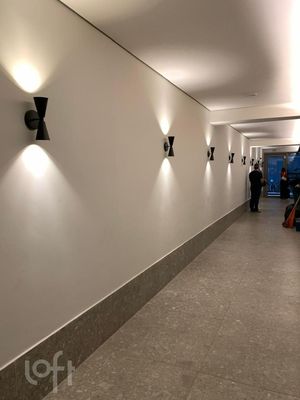 Image 12 - 930543