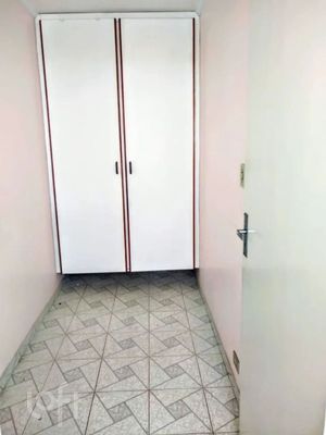 Image 3 - 930545