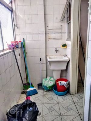 Image 4 - 930545
