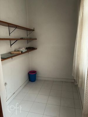 Image 5 - 930546