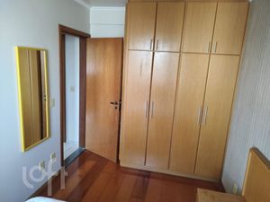 Image 11 - 930547