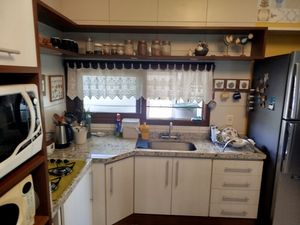 Image 5 - 930552