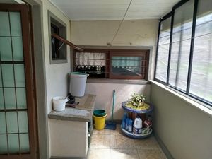Image 10 - 930552