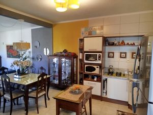 Image 34 - 930552