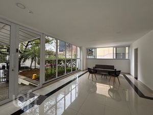 Image 21 - 930555