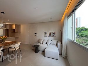 Image 22 - 930555