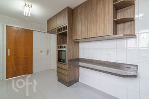 Image 31 - 930566