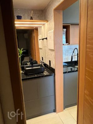 Image 21 - 930571