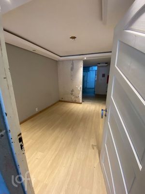 Image 3 - 930589