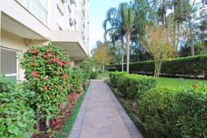 Image 1 - 930595