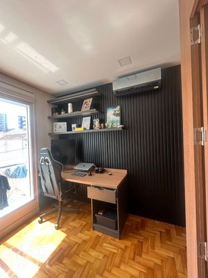 Image 30 - 930605