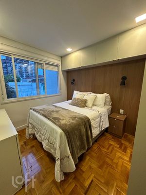 Image 19 - 930605