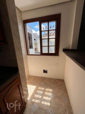 Image 13 - 930625