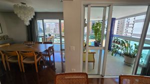 Image 1 - 930656