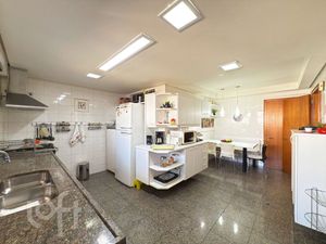 Image 29 - 930657