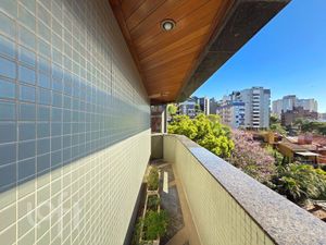 Image 16 - 930657