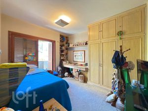 Image 44 - 930657