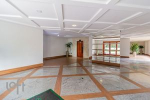 Image 1 - 930662