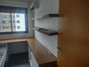 Image 9 - 930670