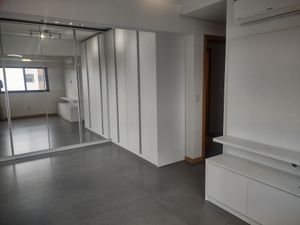 Image 10 - 930670