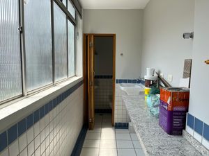 Image 21 - 930675