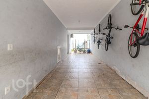 Image 21 - 930680