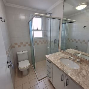 Image 3 - 930681