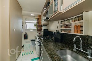 Image 82 - 930685