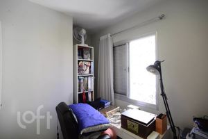 Image 6 - 930696