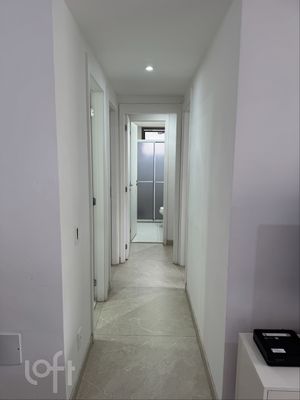 Image 11 - 930703