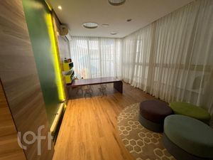 Image 29 - 930733