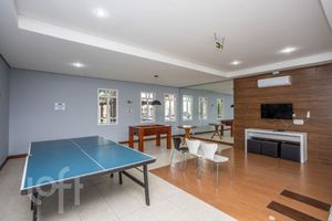 Image 7 - 930734