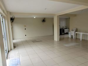 Image 11 - 930742
