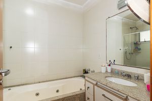 Image 25 - 930755