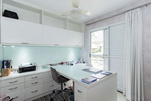 Image 36 - 930755
