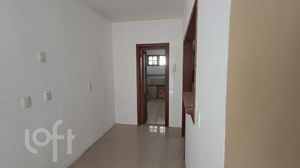 Image 7 - 930762