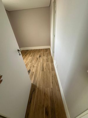 Image 7 - 930775