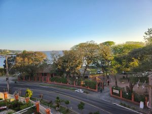 Image 8 - 930781
