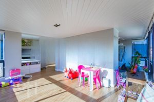 Image 4 - 930798
