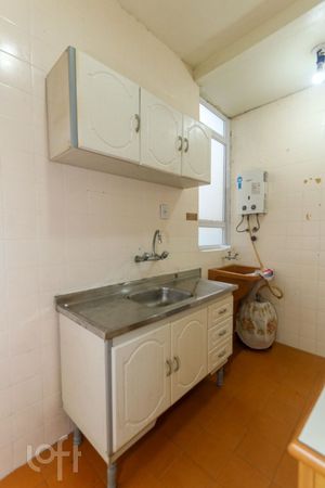 Image 35 - 930812