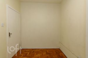 Image 32 - 930812