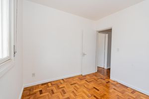Image 18 - 930817