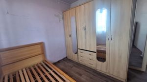 Image 3 - 930823